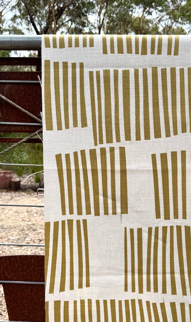 Boardwalk Seaweed - heavyweight linen cut piece 58cm x 140cm