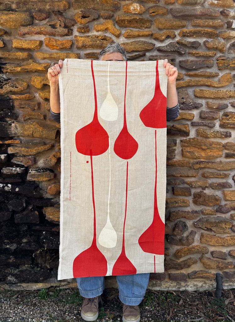 Looking for Water Red Rust - midweight linen cut piece 113cm x 56cm