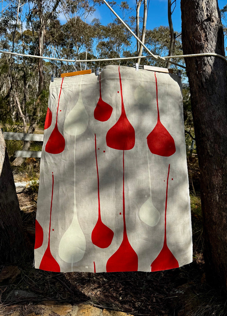 Looking for Water Red Rust - midweight linen cut piece 113cm x 90cm