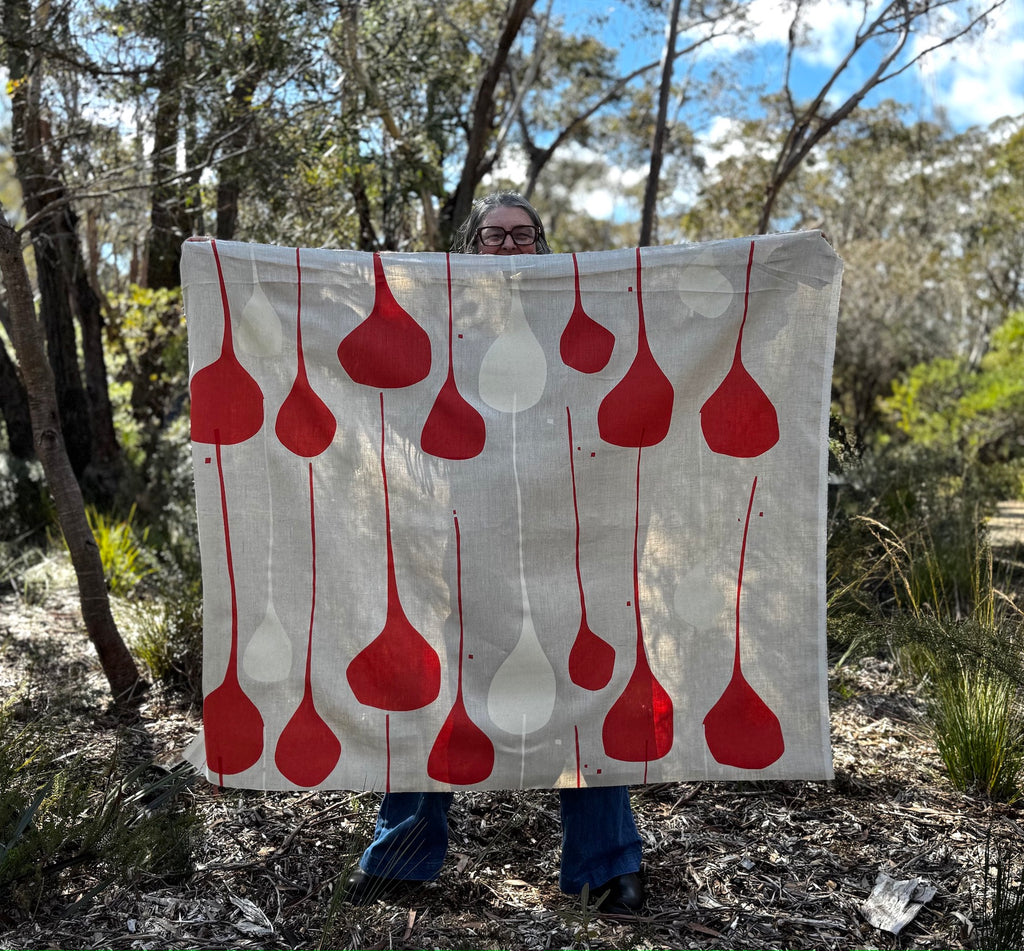 Looking for Water Red Rust - midweight linen cut piece 113cm x 148cm