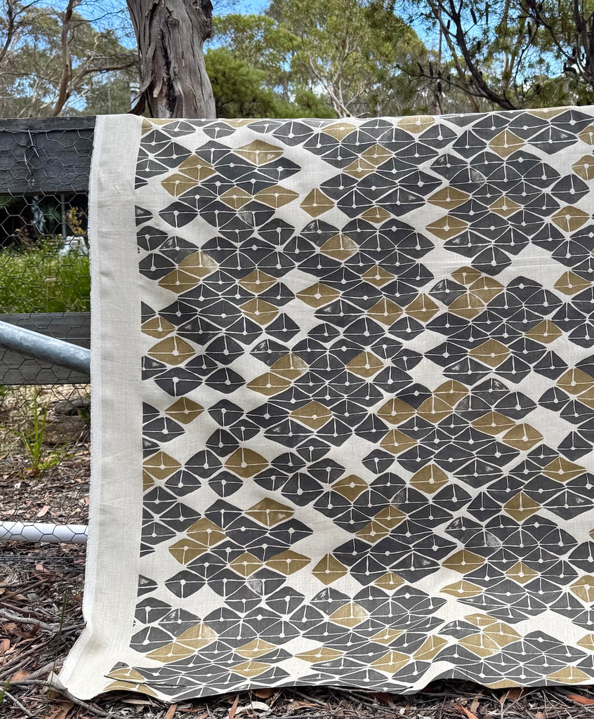 Wollemi Charcoal - midweight linen cut piece 60cm x 146cm